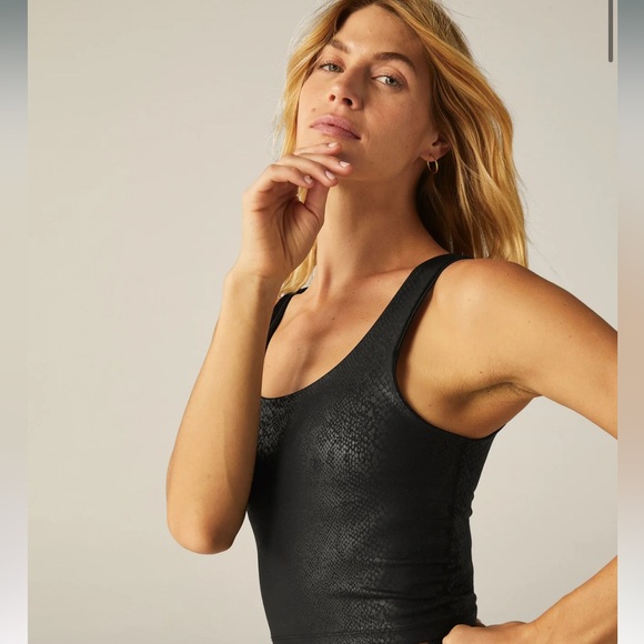 Beyond Yoga cropped tank - Picture 1 of 5